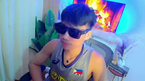 Hi im ariel online show from June 19, 3:18 pm