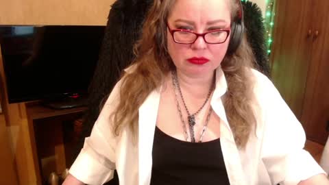 miss Tress online show from February 7, 7:27 pm