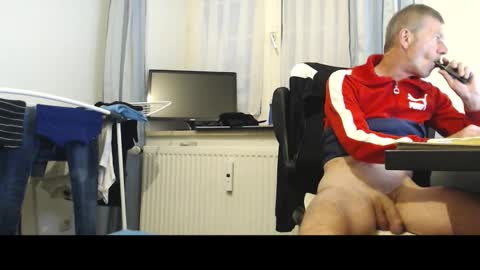 Snapshot of normuc chatting on October 3, 11:51 am Normuc online show from October 3, 11:51 am