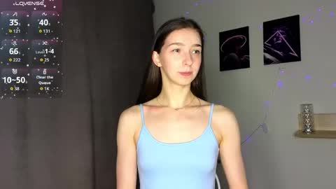 Hello My name is Helene NTMU  Finger up if u like what u see online show from April 19, 2:07 pm