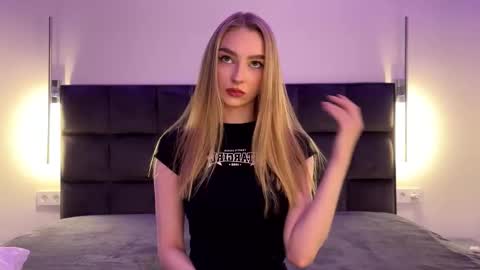 Goldie online show from November 6, 2:42 pm