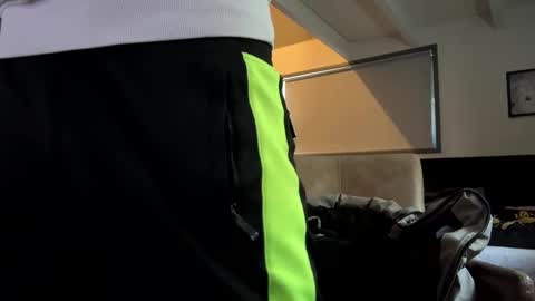 notsmallnotbigg online show from February 1, 10:59 am