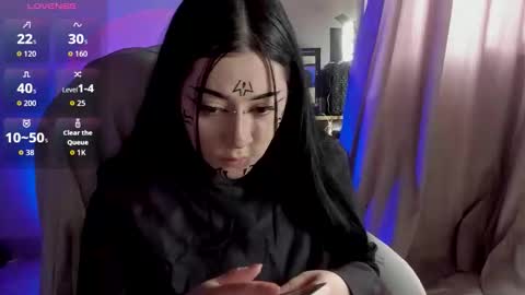  s online show from October 21, 8:12 pm