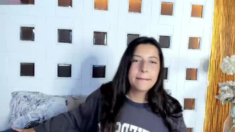 nova_velveet online show from April 17, 10:23 pm