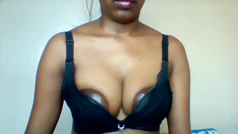 happie online show from February 7, 11:13 am