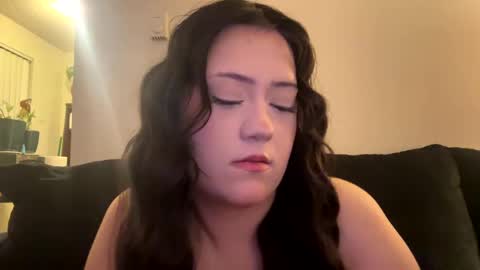 numb_nut_ online show from December 26, 1:18 am