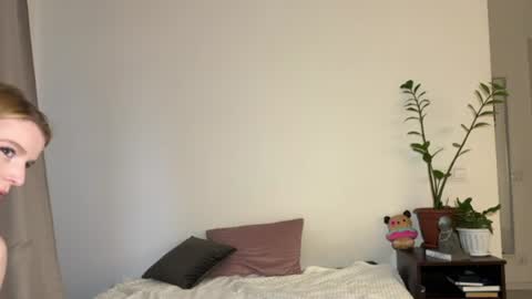 nura_foxx online show from June 14, 2:24 am