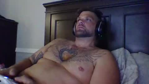 nvrcomingdwn84 online show from January 17, 1:59 am