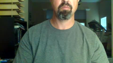 nvrenuff1979 online show from July 13, 11:14 am