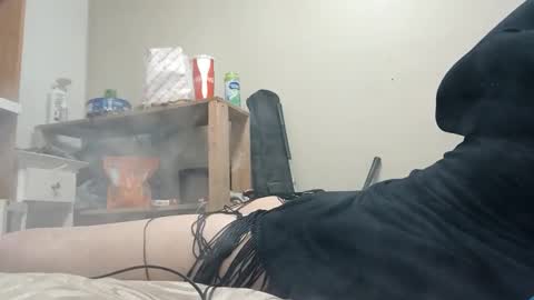 nyanez322 online show from January 1, 1:05 pm