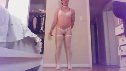 nylonclaudia online show from December 23, 9:04 am