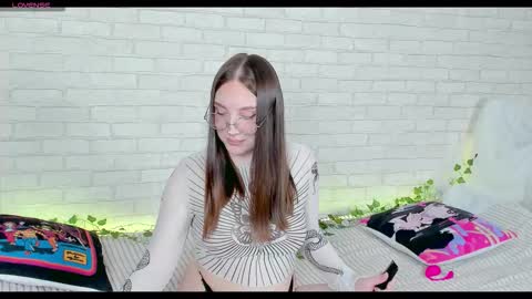 Kat online show from February 9, 5:27 pm