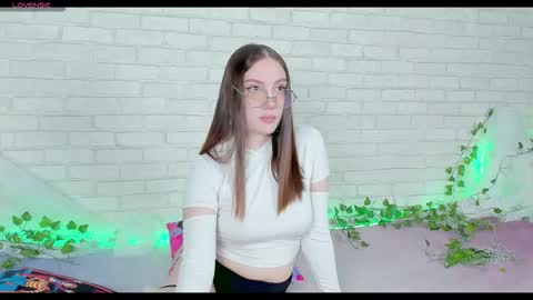 Kat online show from February 24, 4:32 pm