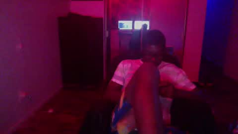 Snapshot of officialmoneyxxx chatting on December 14, 4:34 am Money online show from December 14, 4:34 am