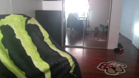 Snapshot of officialmoneyxxx chatting on December 7, 6:54 pm Money online show from December 7, 6:54 pm