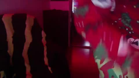 Snapshot of officialmoneyxxx chatting on December 26, 12:14 am Money online show from December 26, 12:14 am