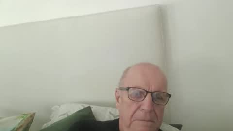 oggi95 online show from March 15, 12:30 pm