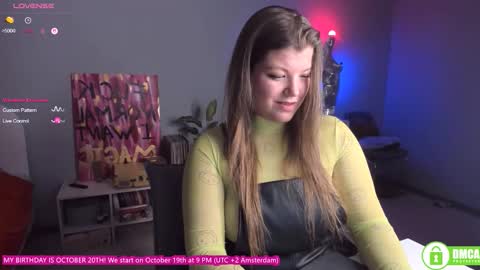 Snapshot of oh_adaline chatting on October 17, 10:03 pm Adaline new account - help me get new subscribers 3 online show from October 17, 10:03 pm