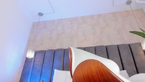 Snapshot of oh_hollyy chatting on March 11, 10:42 pm Holly online show from March 11, 10:42 pm