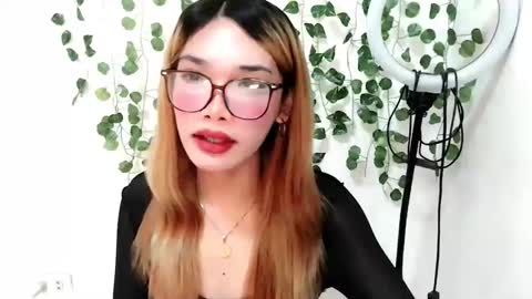 ohmyalessandraxcx online show from November 6, 9:40 pm