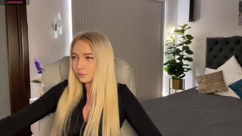 Emma online show from January 19, 1:04 am