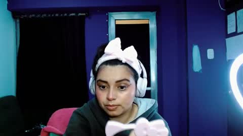 ohmysqueak online show from April 8, 11:13 am