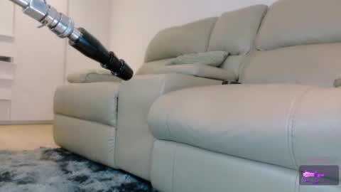 Lyz  online show from June 11, 12:32 am