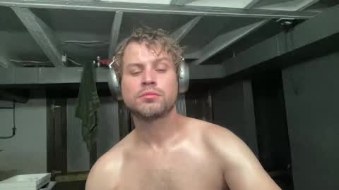 oilyexhibslut online show from October 17, 2:15 am