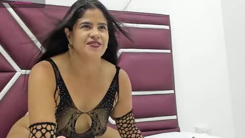 Snapshot of olaia_ chatting on February 19, 7:26 pm Olaia online show from February 19, 7:26 pm
