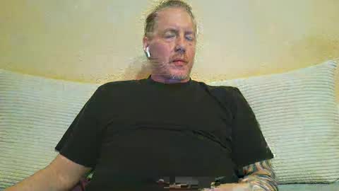 olavdelux online show from March 1, 9:52 pm