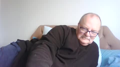 old_fkr online show from February 22, 10:18 am