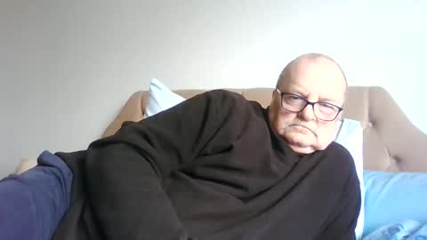 old_fkr online show from February 13, 11:39 am