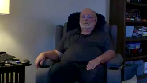 old_guy111 online show from June 2, 1:18 am