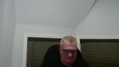 oldguybigd online show from April 16, 2:11 am