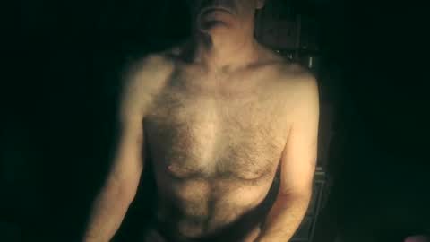 Snapshot of oldhairybastard chatting on January 6, 5:52 am oldhairybastard online show from January 6, 5:52 am