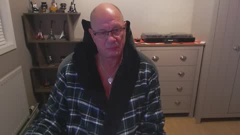 oldveteranuk online show from September 23, 4:17 am