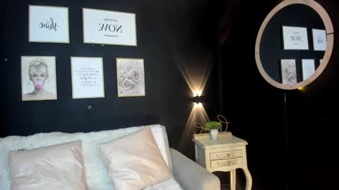 olenka_monroe online show from December 10, 8:40 am