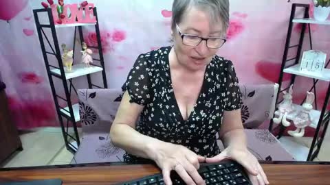 OlgaLuck online show from April 15, 6:17 am