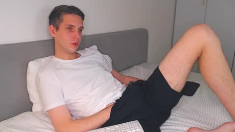 Oliver online show from November 4, 5:36 pm