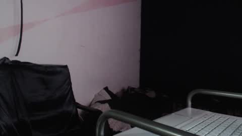 oliver_laid_2023 online show from December 14, 3:17 am
