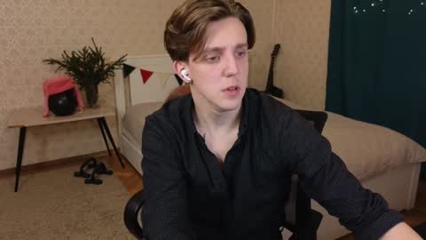 Oliver Evans online show from January 4, 12:37 am