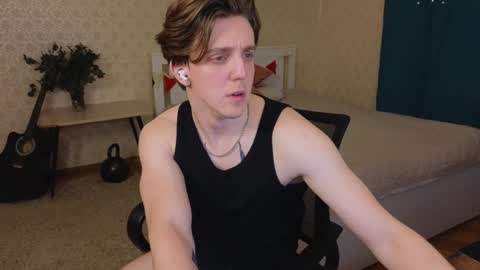 Oliver Evans online show from February 9, 12:39 am