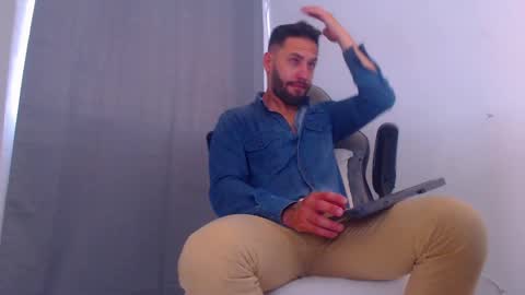 oliver online show from January 6, 6:31 pm