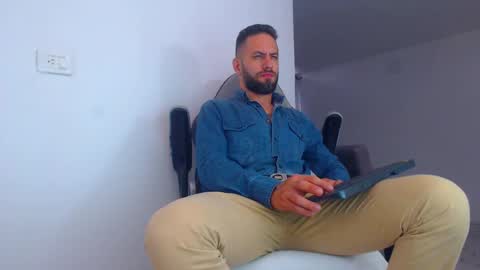 oliver online show from March 7, 8:55 pm