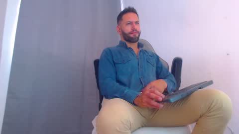 oliver online show from January 4, 6:19 pm