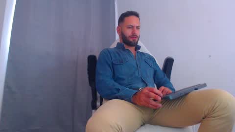 oliver online show from January 16, 8:03 pm