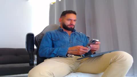 oliver online show from November 13, 4:53 pm