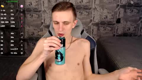 Snapshot of oliverfresh chatting on February 10, 9:04 am Oliver online show from February 10, 9:04 am