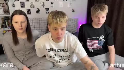 oliver online show from March 7, 3:23 pm