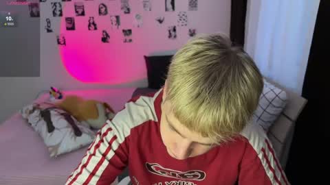 oliver online show from December 14, 1:06 pm